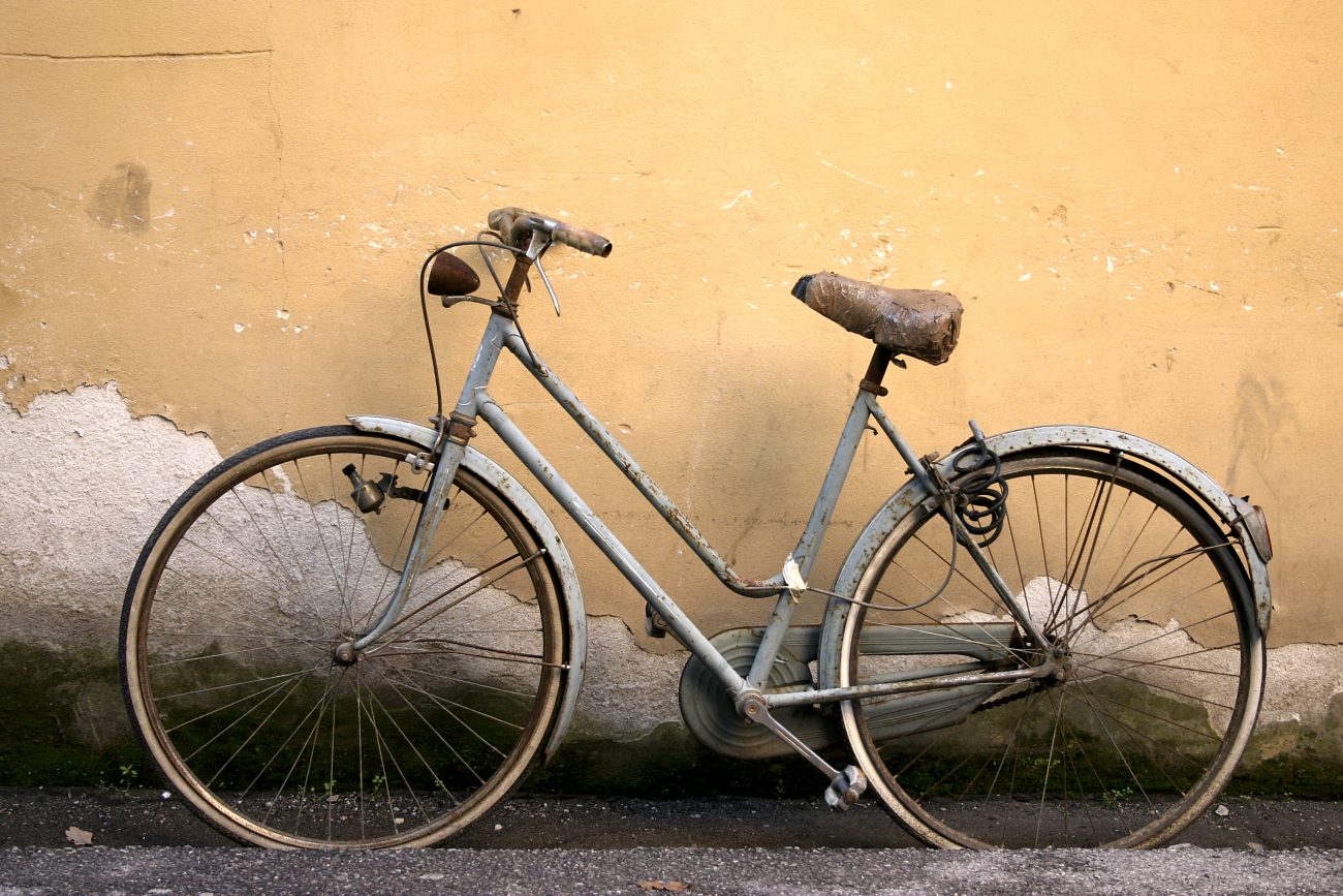 古びた自転車
